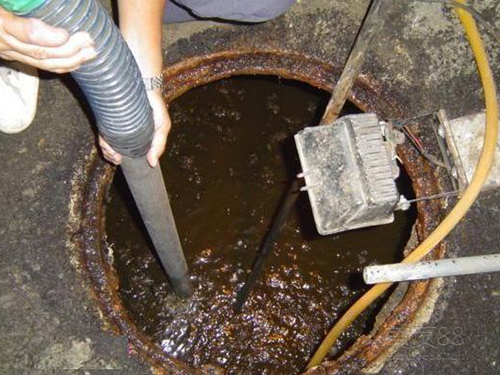 渔薪镇隔油池清理