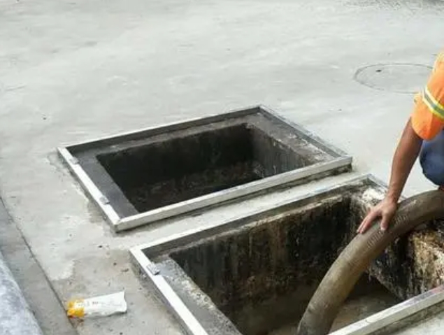 渔薪镇化粪池清理