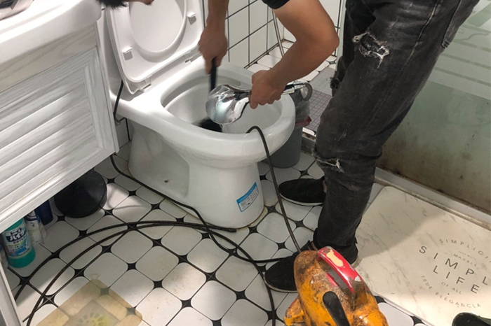 渔薪镇马桶堵塞自己疏通还是找师傅？专业上门服务让你省时更省心